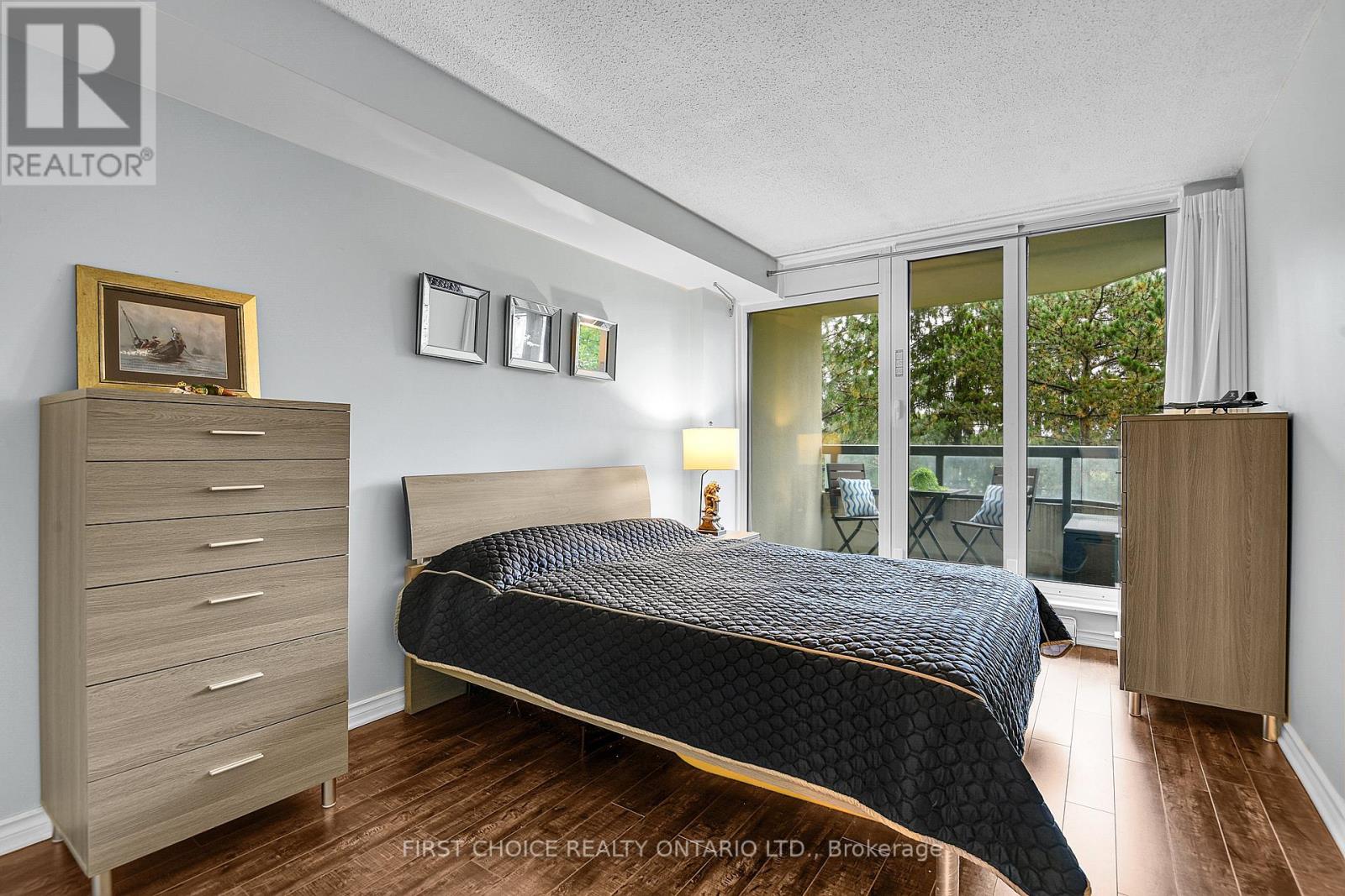 303 - 1500 Riverside Drive, Ottawa, Ontario  K1G 4J4 - Photo 18 - X12433495
