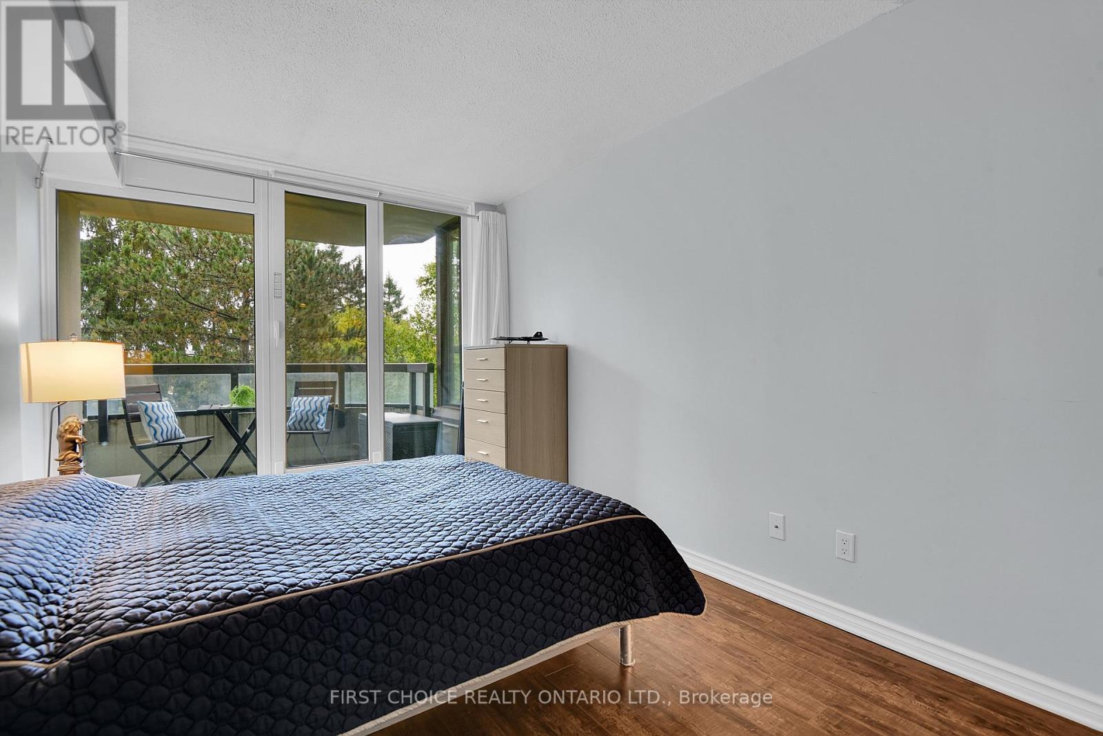 303 - 1500 Riverside Drive, Ottawa, Ontario  K1G 4J4 - Photo 19 - X12433495