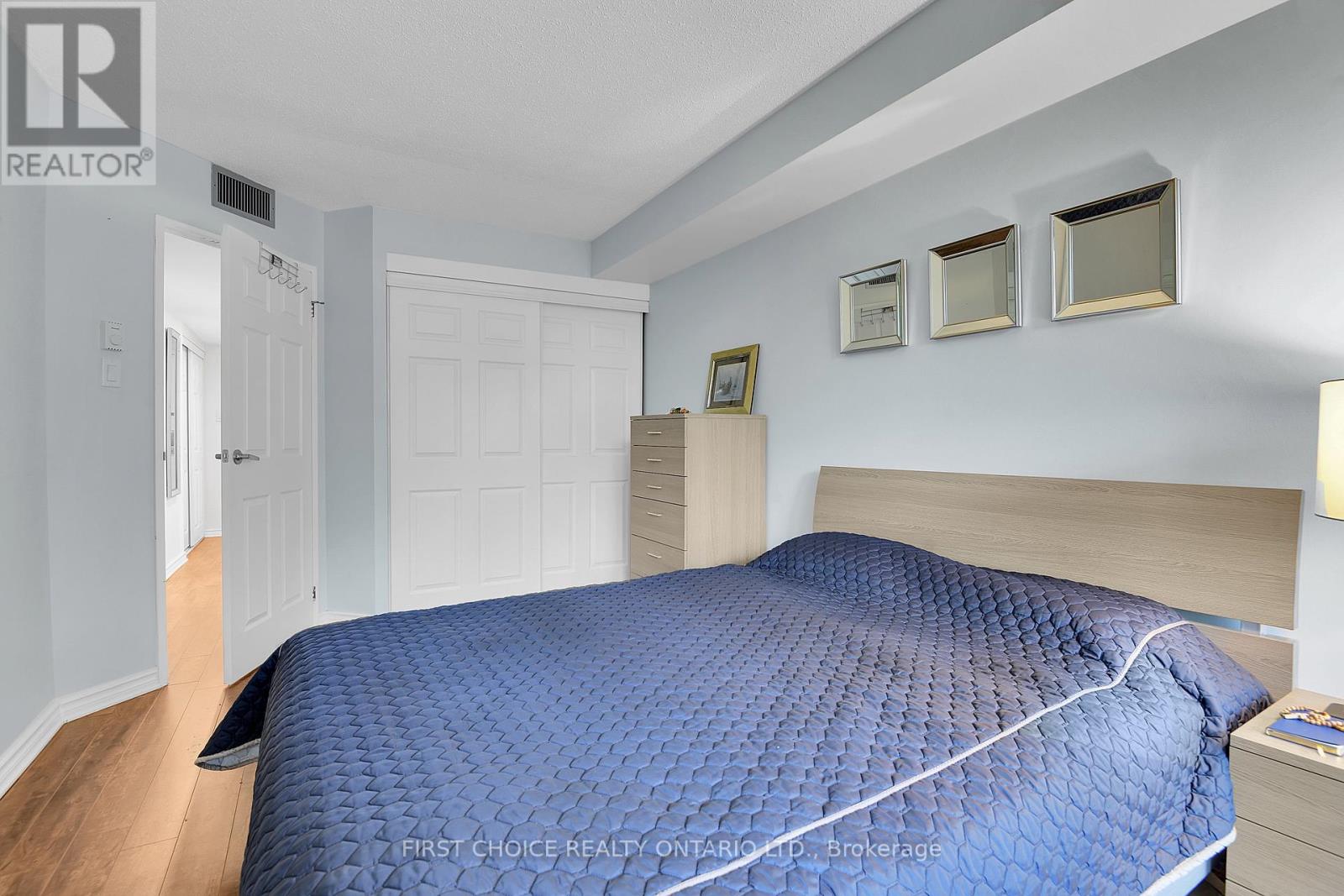 303 - 1500 Riverside Drive, Ottawa, Ontario  K1G 4J4 - Photo 20 - X12433495