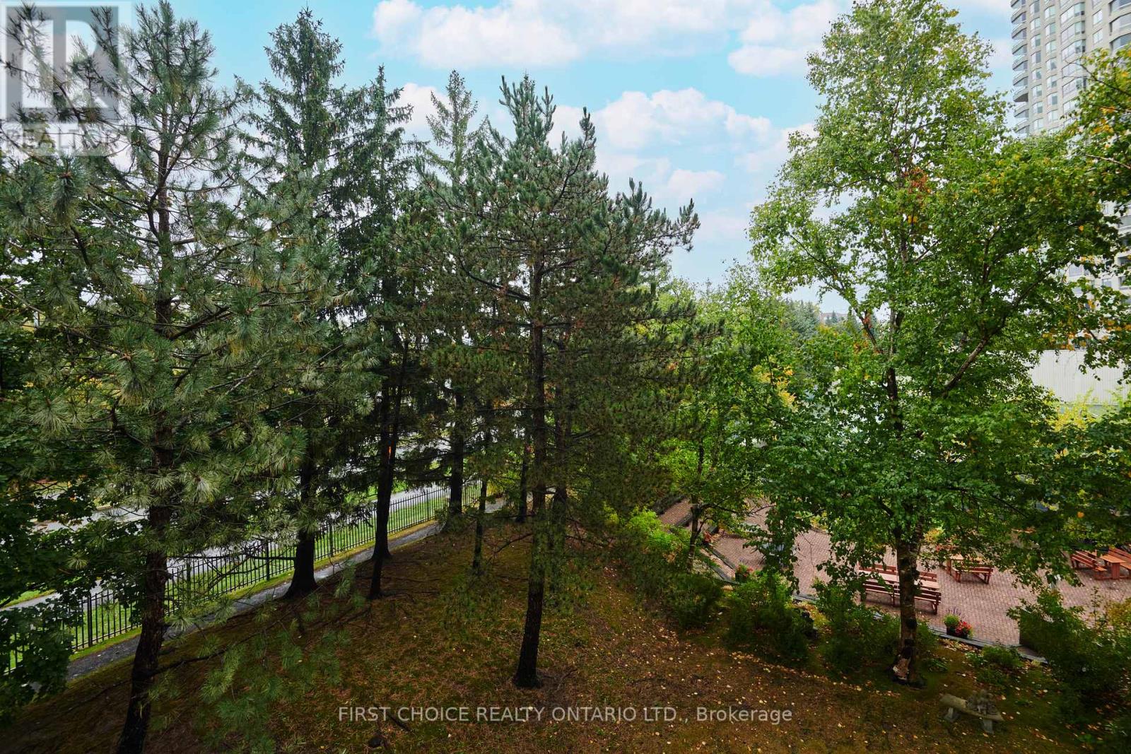 303 - 1500 Riverside Drive, Ottawa, Ontario  K1G 4J4 - Photo 23 - X12433495