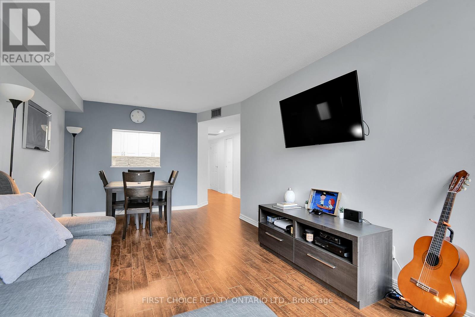 303 - 1500 Riverside Drive, Ottawa, Ontario  K1G 4J4 - Photo 9 - X12433495