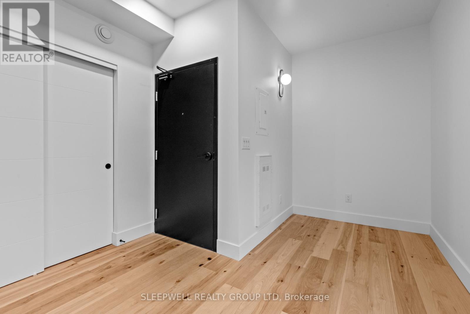 206 - 476 Wilbrod Street, Ottawa, Ontario  K1N 6M8 - Photo 4 - X12433500
