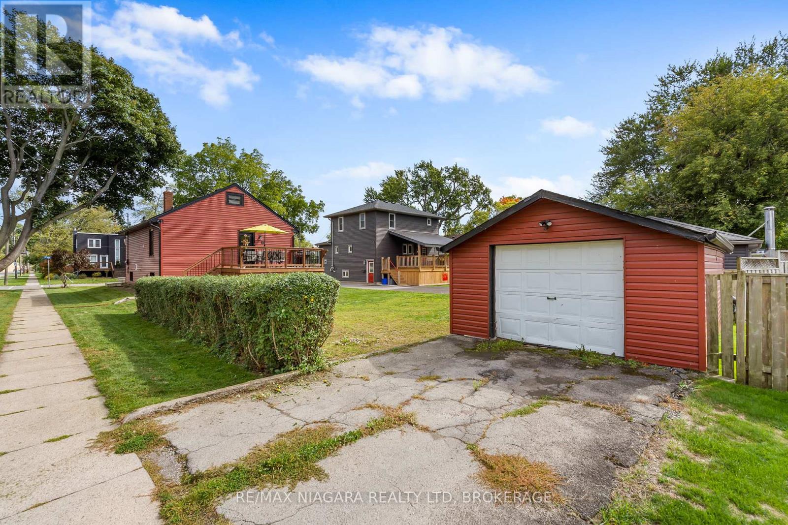 94 Clare Avenue, Port Colborne (Sugarloaf), Ontario  L3K 5H4 - Photo 18 - X12433492