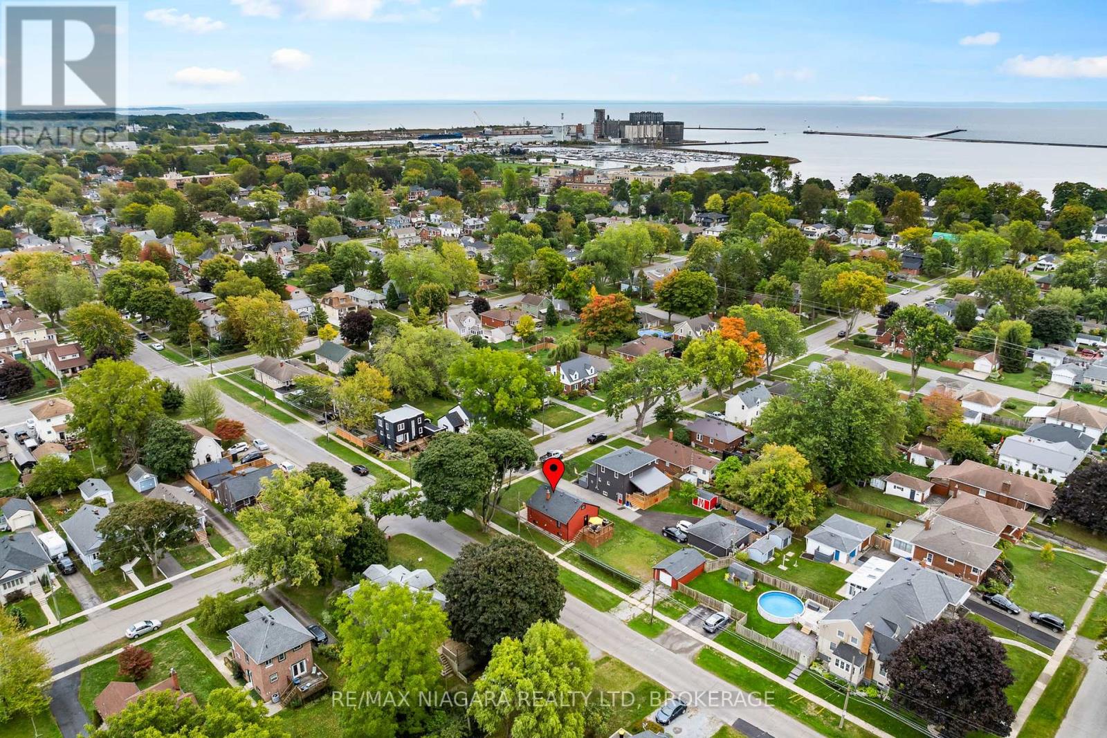 94 Clare Avenue, Port Colborne (Sugarloaf), Ontario  L3K 5H4 - Photo 2 - X12433492