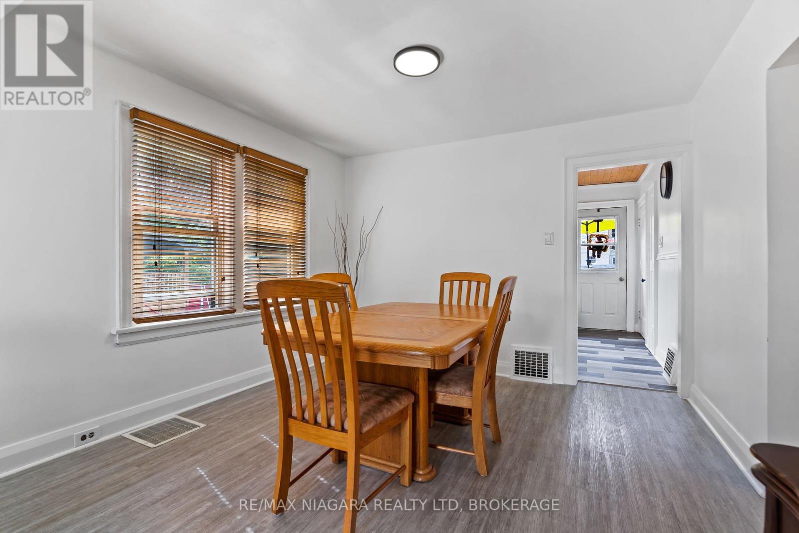 94 Clare Avenue, Port Colborne (Sugarloaf), Ontario  L3K 5H4 - Photo 6 - X12433492