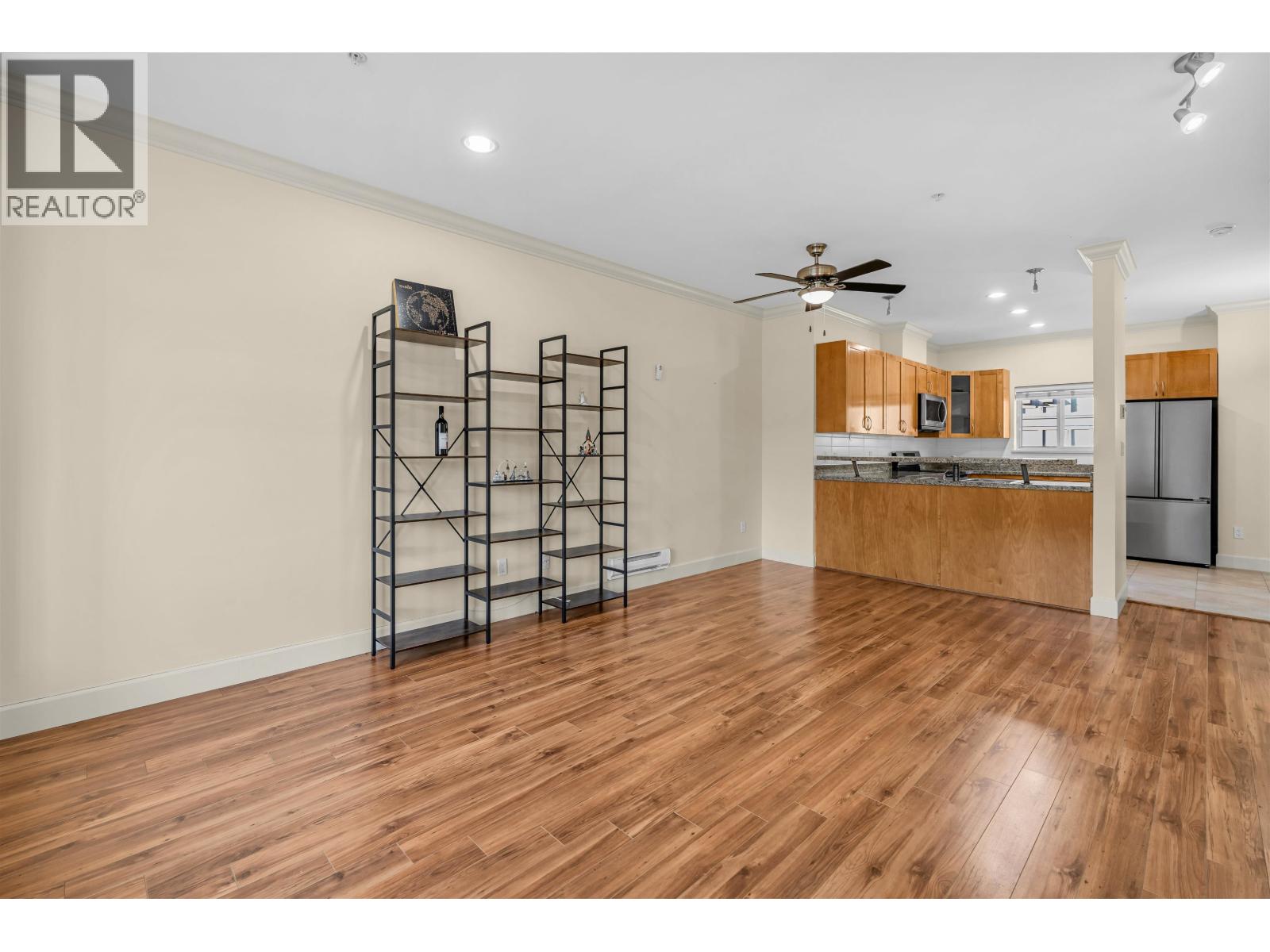 8 3139 Smith Avenue, Burnaby, British Columbia  V5G 2S8 - Photo 11 - R3051808