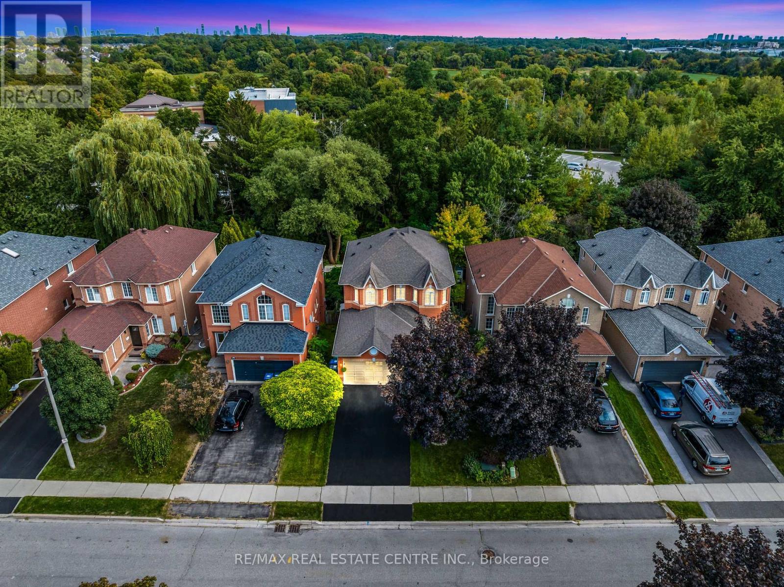 7173 Waldorf Way Nw, Mississauga, Ontario  L5N 7R3 - Photo 8 - W12410261