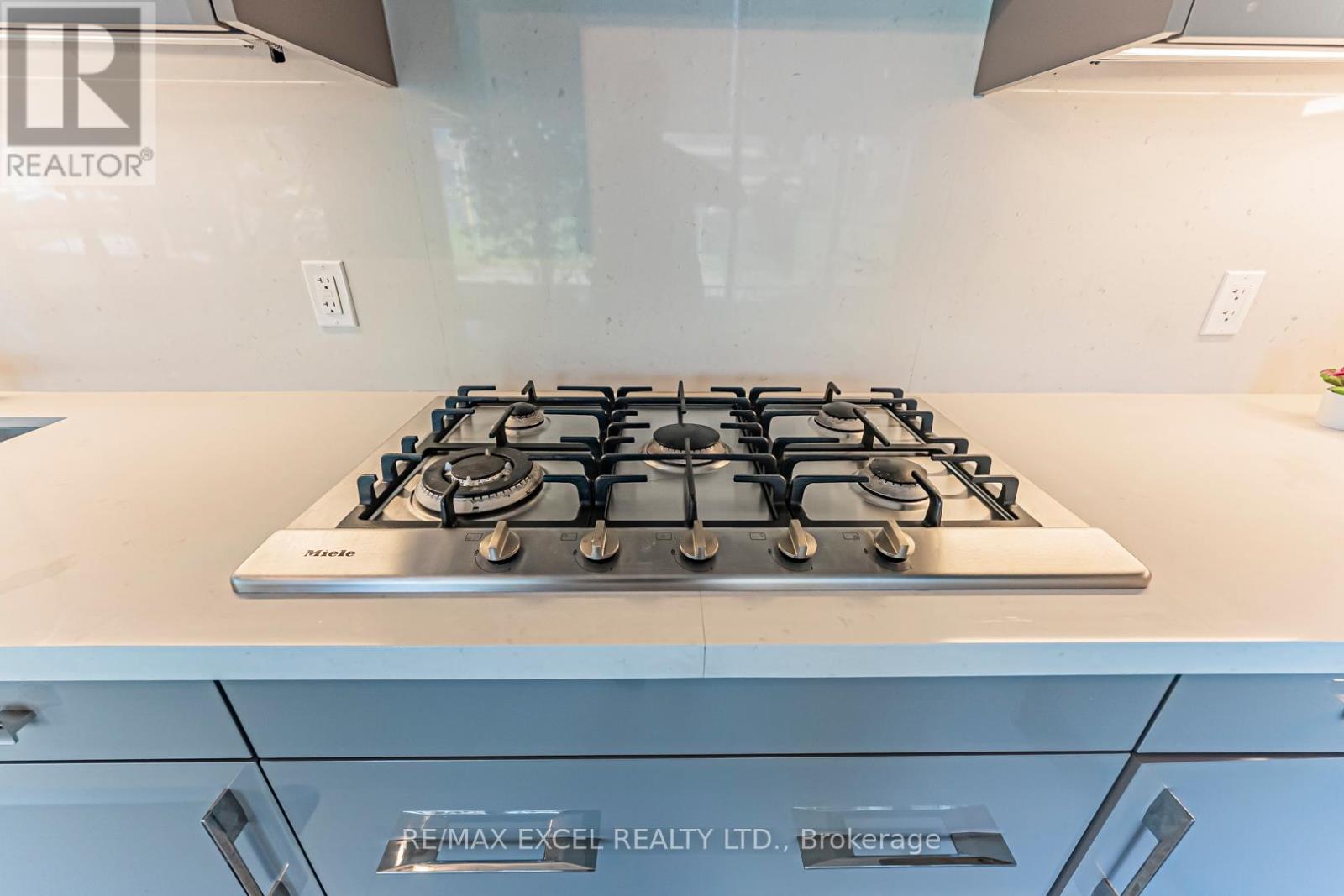Th127 - 29 Queens Quay E, Toronto, Ontario  M5E 0A4 - Photo 14 - C12430466