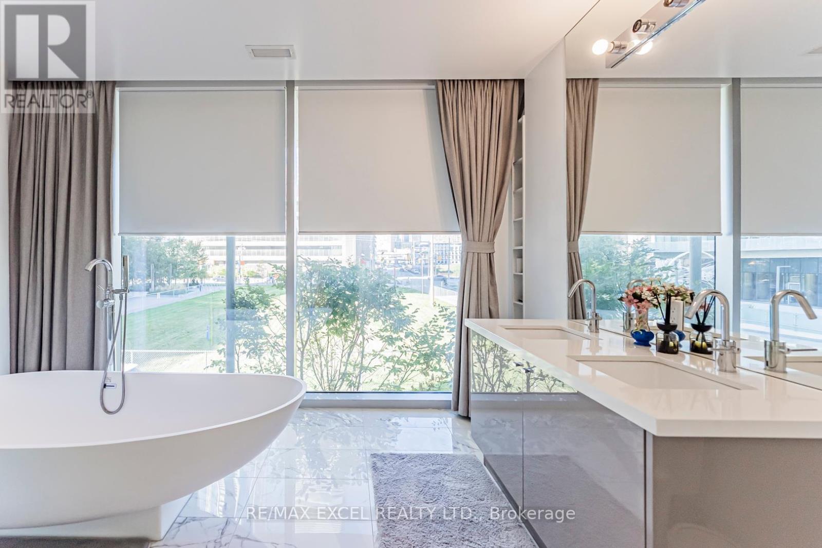 Th127 - 29 Queens Quay E, Toronto, Ontario  M5E 0A4 - Photo 28 - C12430466