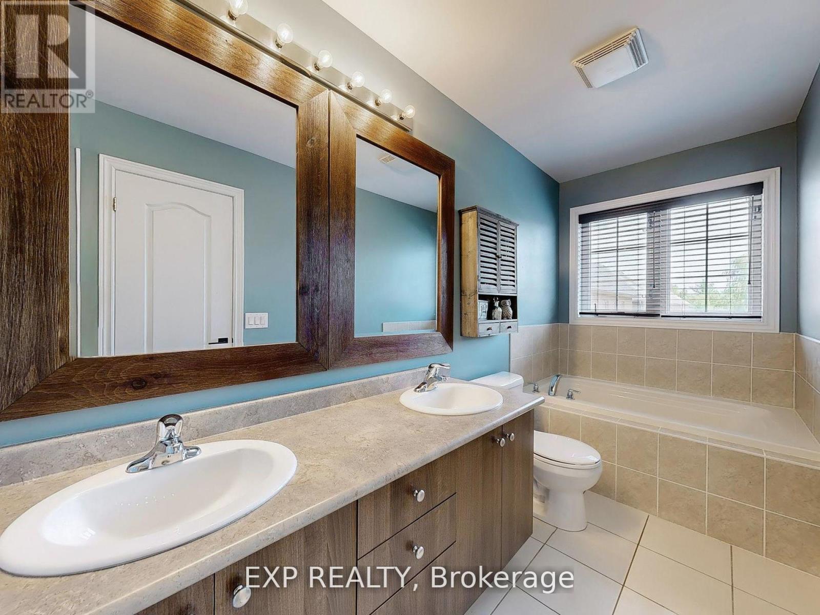9 Samba Street, Richmond Hill, Ontario  L4E 2Z3 - Photo 30 - N12433506
