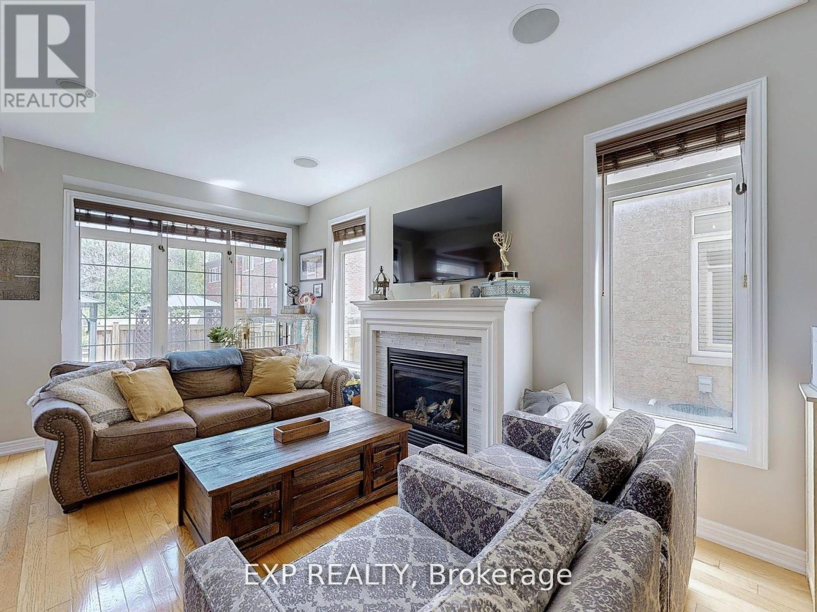 9 Samba Street, Richmond Hill, Ontario  L4E 2Z3 - Photo 6 - N12433506