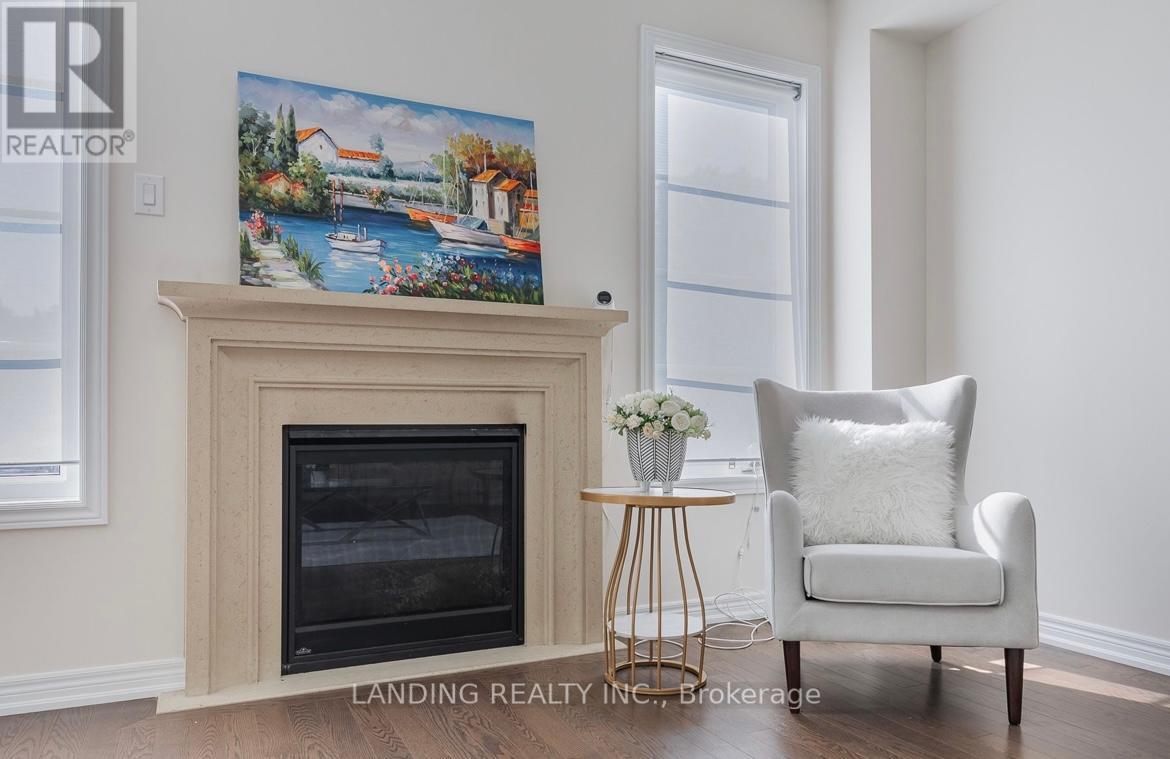 39 Bolsby Court, Aurora, Ontario  L4G 7C4 - Photo 10 - N12433507