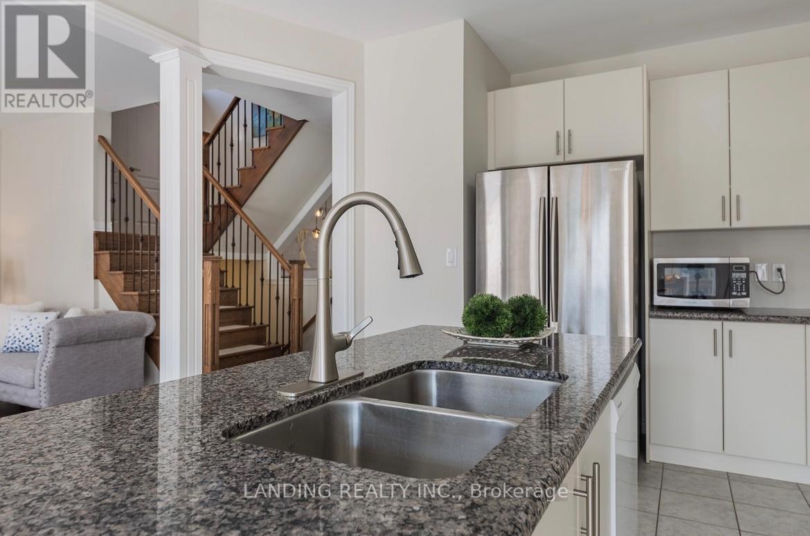 39 Bolsby Court, Aurora, Ontario  L4G 7C4 - Photo 14 - N12433507