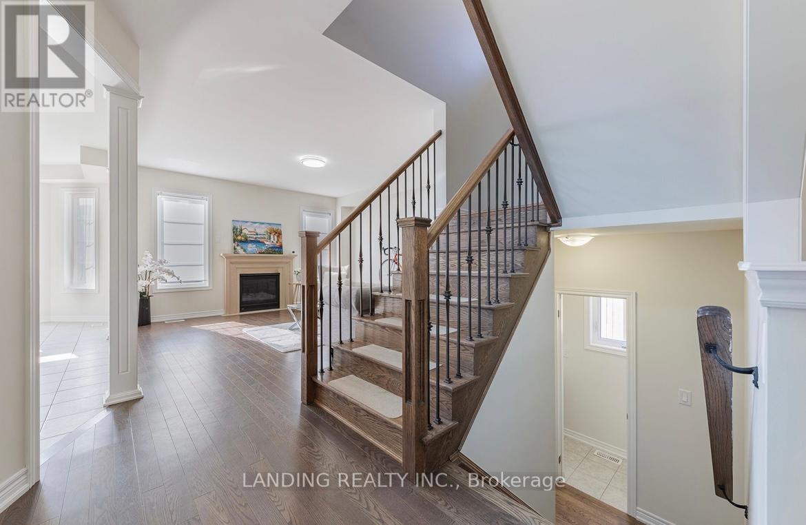 39 Bolsby Court, Aurora, Ontario  L4G 7C4 - Photo 17 - N12433507