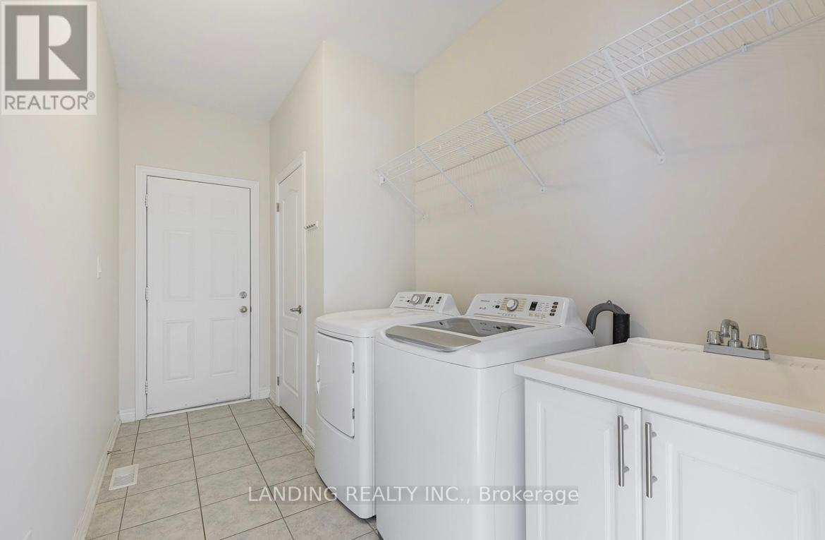 39 Bolsby Court, Aurora, Ontario  L4G 7C4 - Photo 18 - N12433507