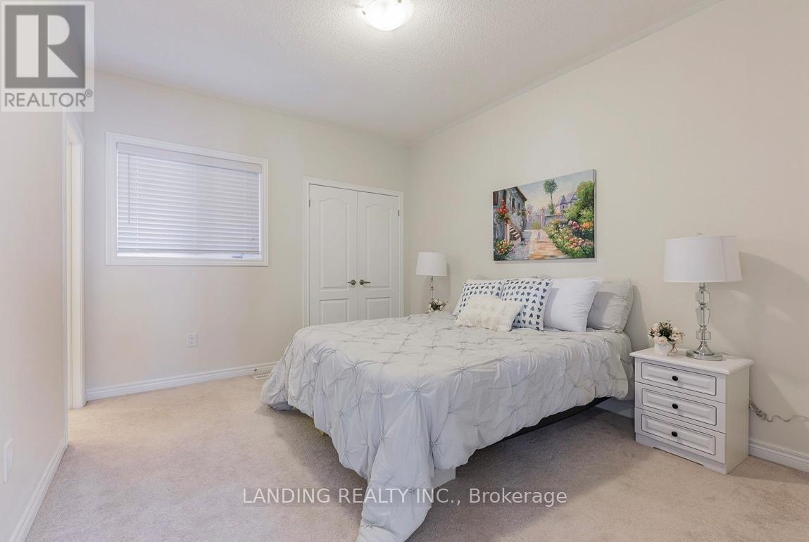 39 Bolsby Court, Aurora, Ontario  L4G 7C4 - Photo 25 - N12433507