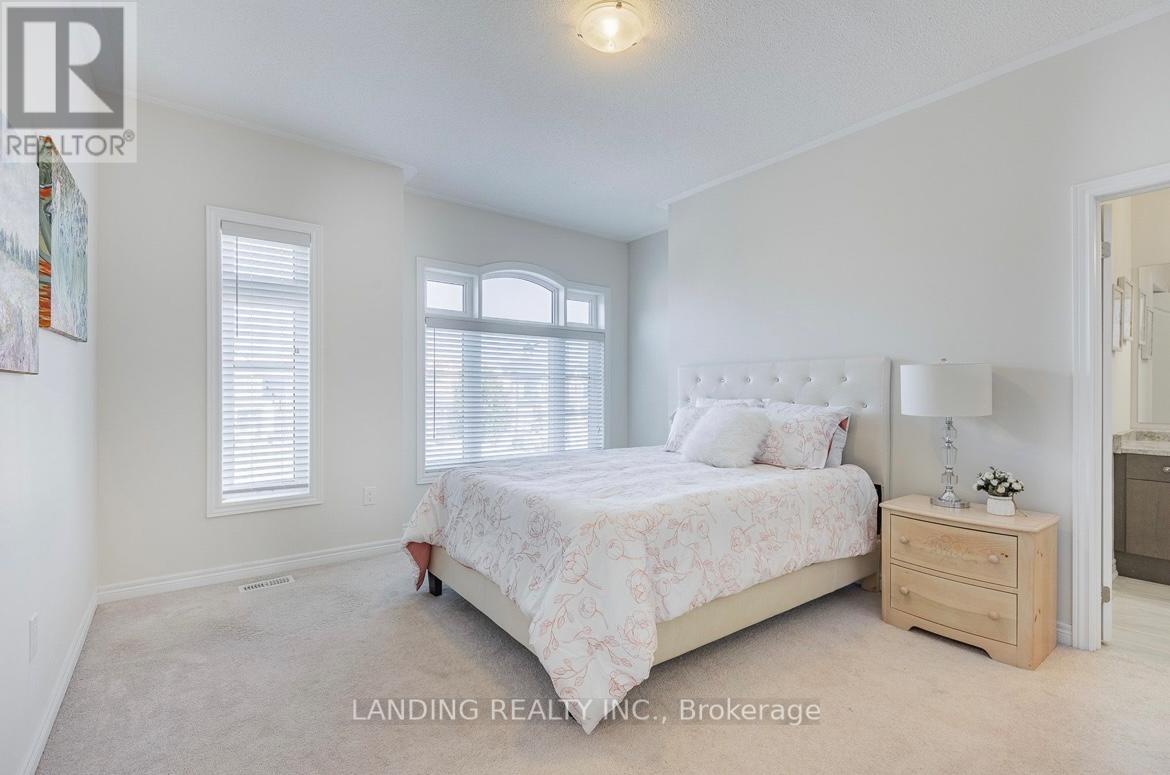 39 Bolsby Court, Aurora, Ontario  L4G 7C4 - Photo 26 - N12433507