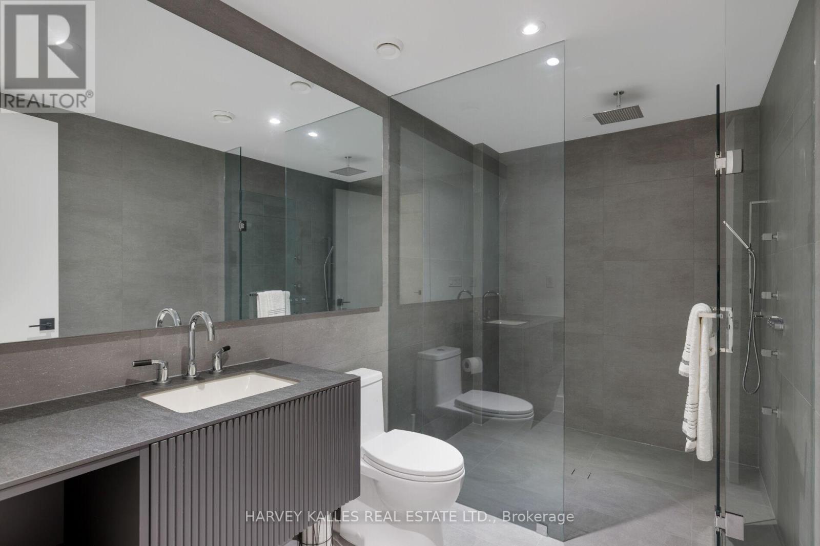 1654 Birchwood Drive, Mississauga, Ontario  L5J 1T6 - Photo 49 - W12433505