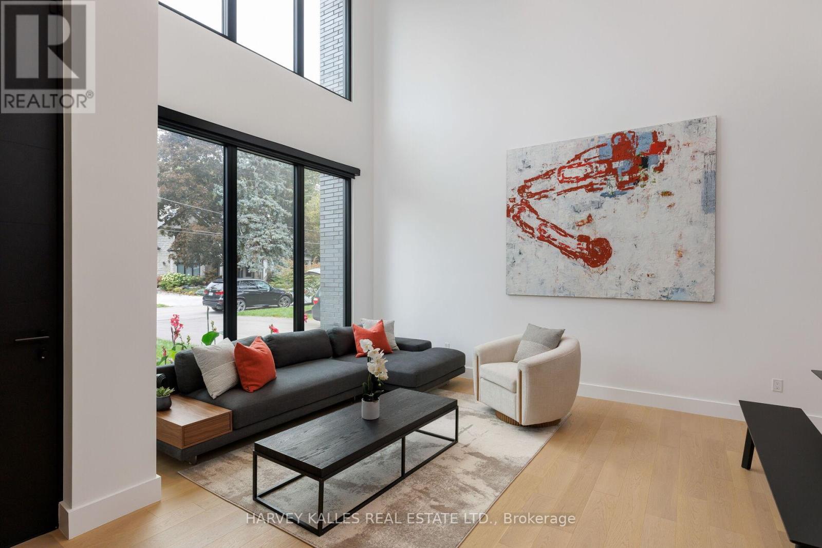 1654 Birchwood Drive, Mississauga, Ontario  L5J 1T6 - Photo 9 - W12433505