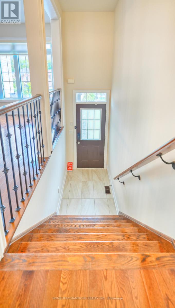 487 Briggs Court, Mississauga (Meadowvale Village), Ontario  L5W 0C6 - Photo 8 - W12433515