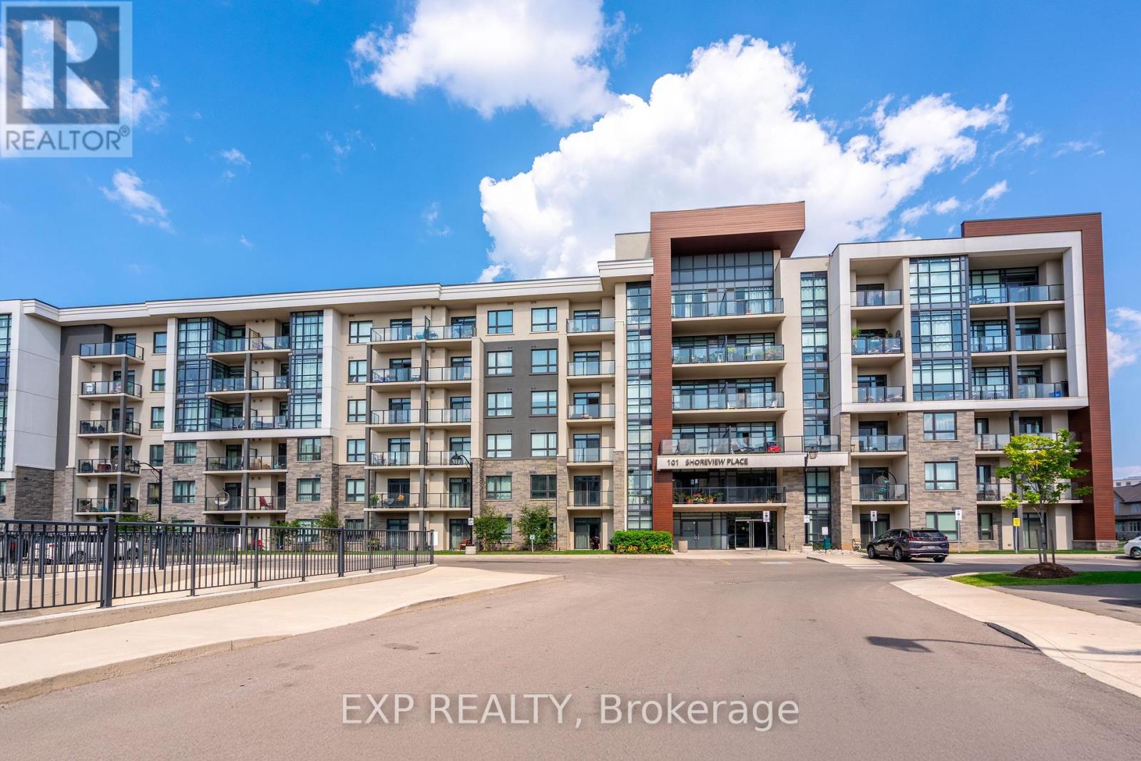 620 - 101 Shoreview Place, Hamilton, Ontario  L8E 0K2 - Photo 2 - X12433493