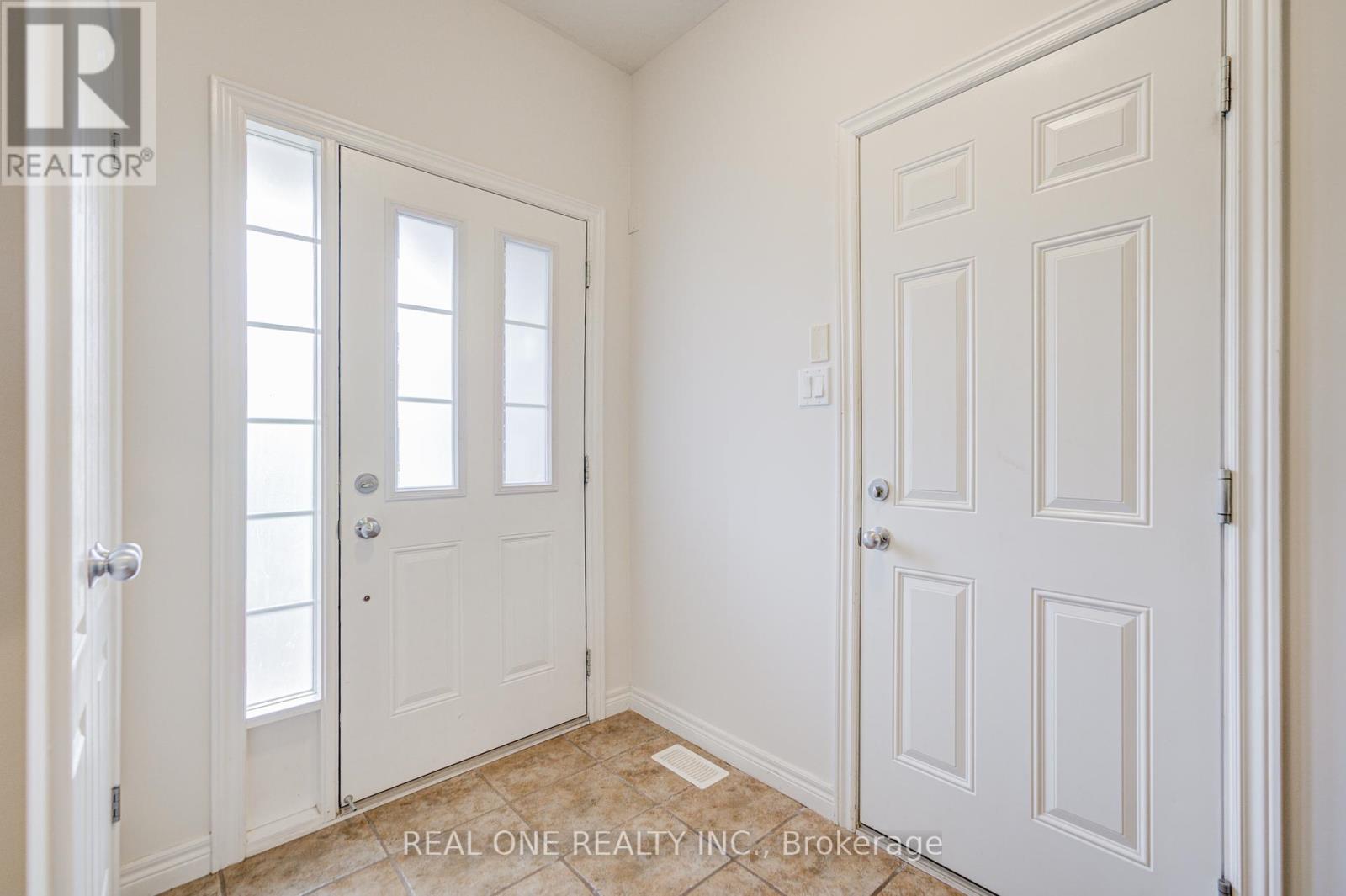 36 Palacebeach Trail, Hamilton, Ontario  L8E 5C3 - Photo 3 - X12433513