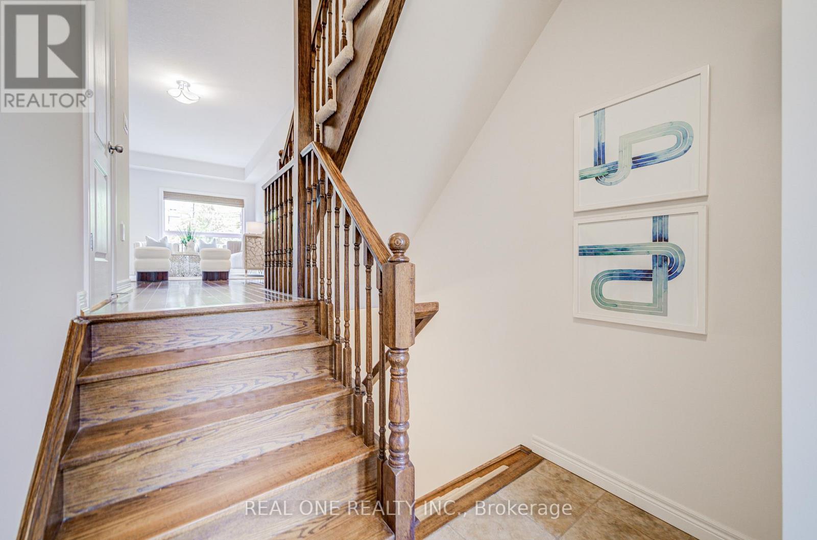 36 Palacebeach Trail, Hamilton, Ontario  L8E 5C3 - Photo 4 - X12433513