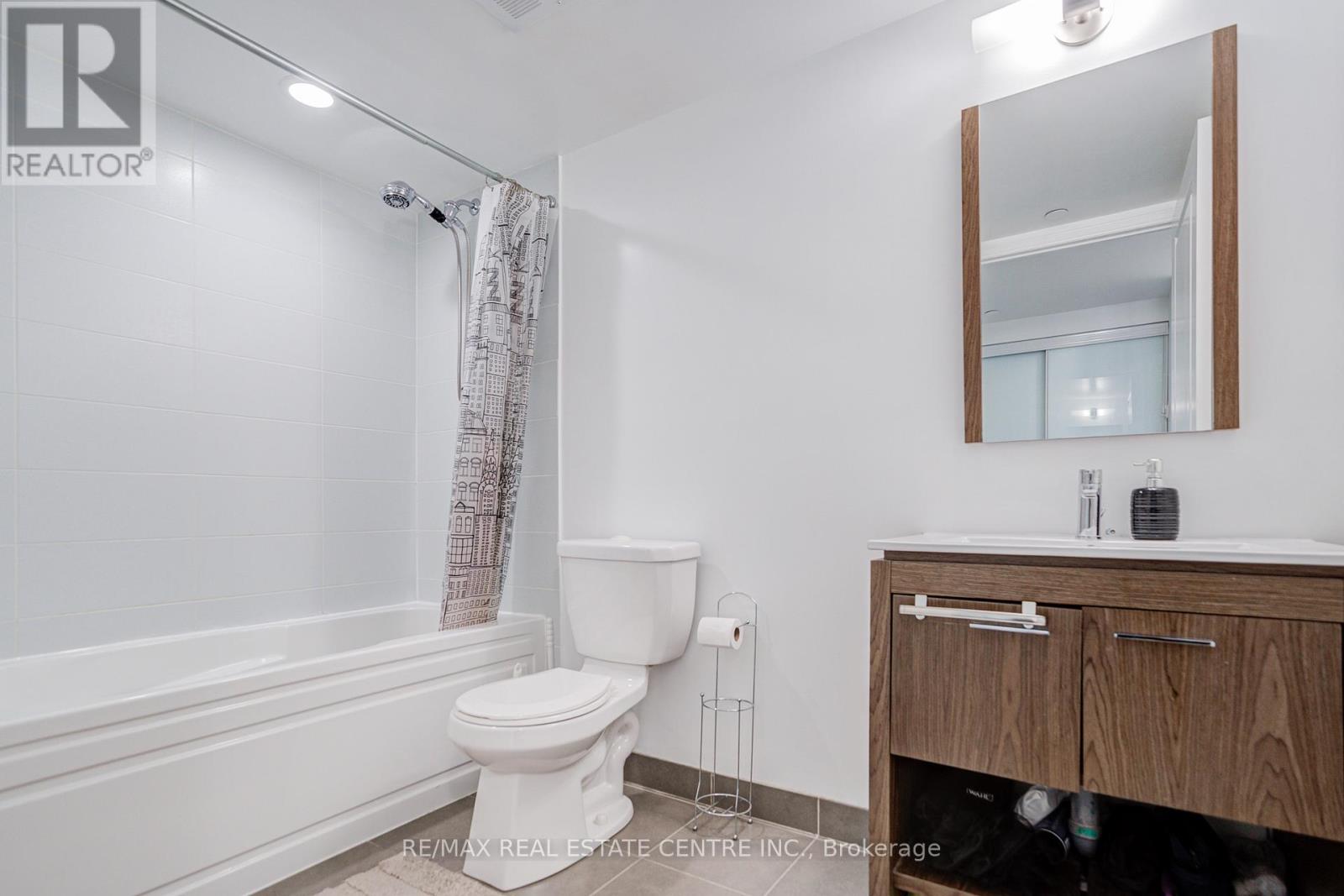 719 - 80 Esther Lorrie Drive, Toronto, Ontario  M9W 0C6 - Photo 12 - W12357035