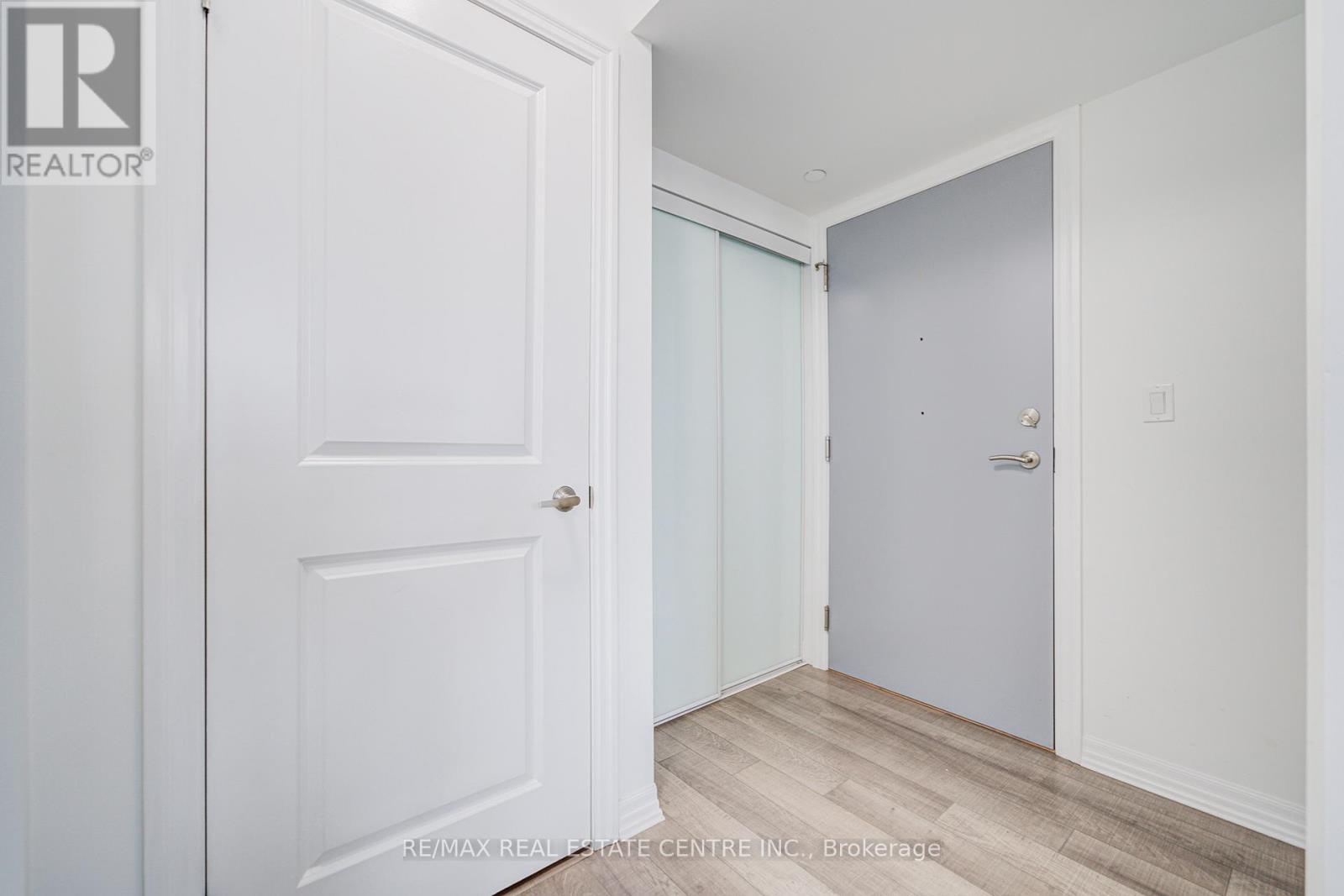 719 - 80 Esther Lorrie Drive, Toronto, Ontario  M9W 0C6 - Photo 2 - W12357035