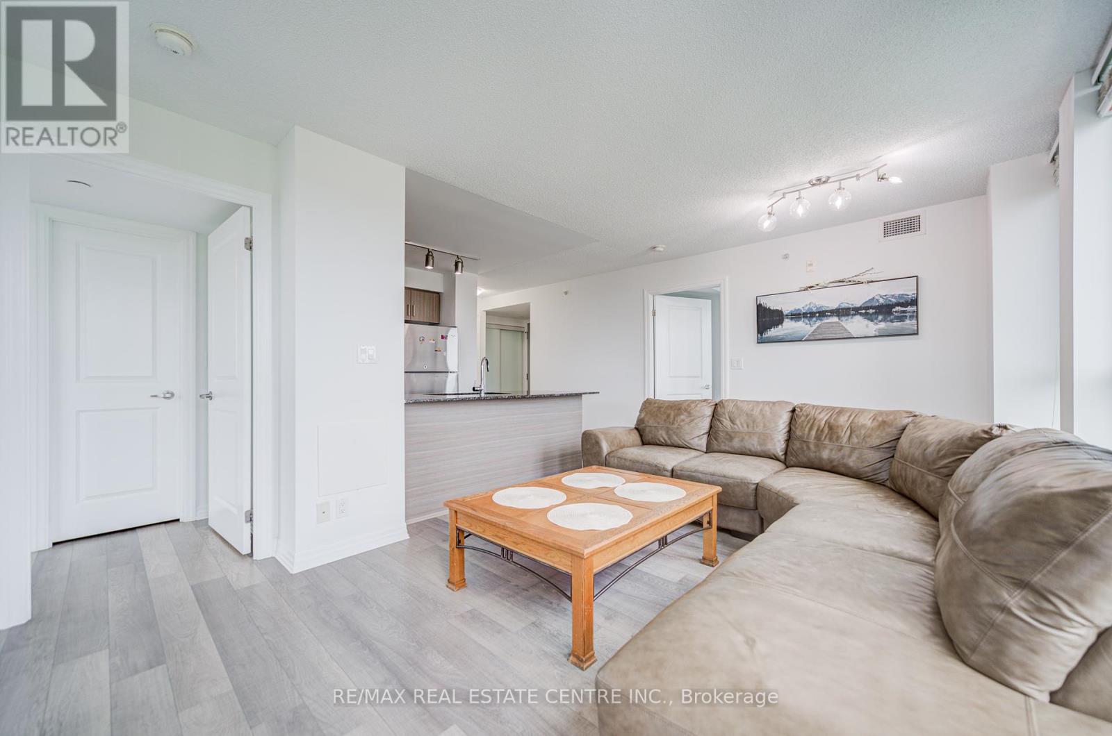 719 - 80 Esther Lorrie Drive, Toronto, Ontario  M9W 0C6 - Photo 7 - W12357035
