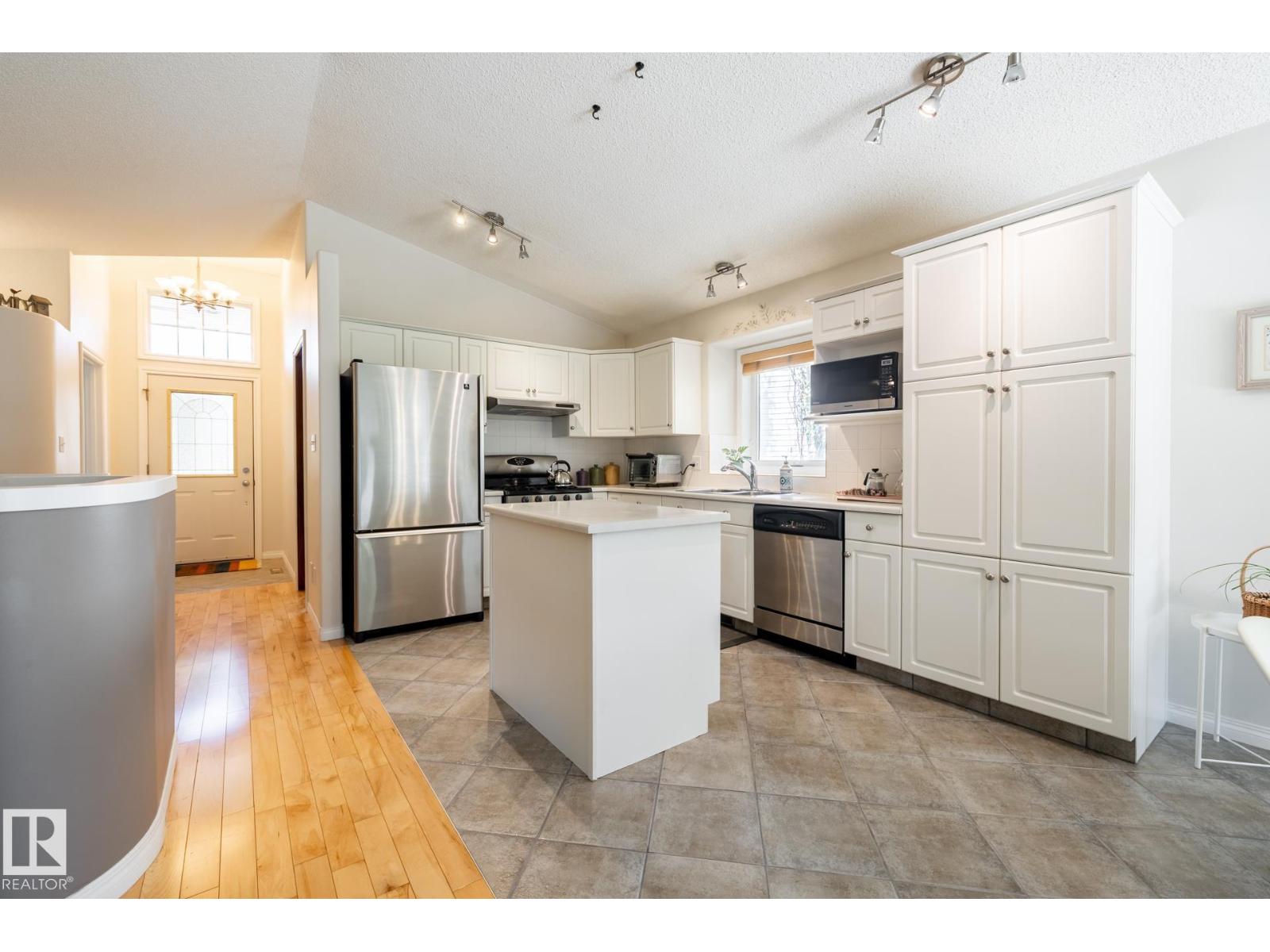 357 Blackburn Dr E Sw, Edmonton, Alberta  T6W 1B8 - Photo 5 - E4459987