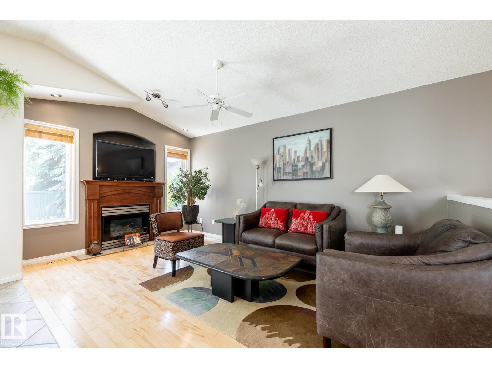 357 Blackburn Dr E Sw, Edmonton, Alberta  T6W 1B8 - Photo 4 - E4459987