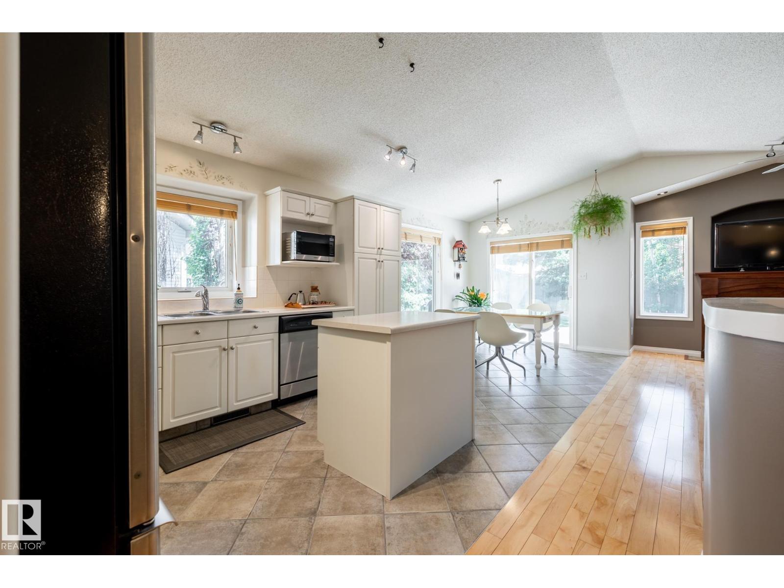 357 Blackburn Dr E Sw, Edmonton, Alberta  T6W 1B8 - Photo 22 - E4459987