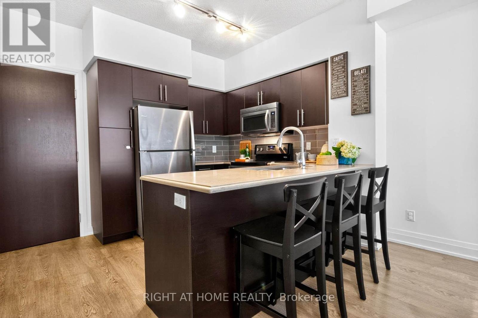 607 - 65 Speers Road, Oakville, Ontario  L6K 0J1 - Photo 7 - W12433526