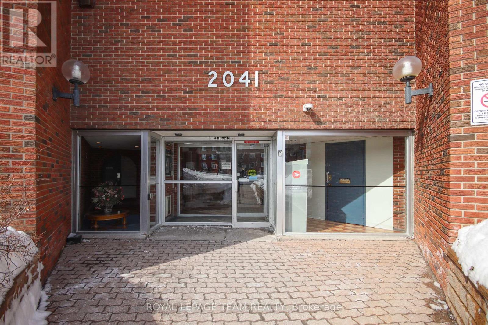 201b - 2041 Arrowsmith Drive, Ottawa, Ontario  K1J 7V7 - Photo 2 - X12433547