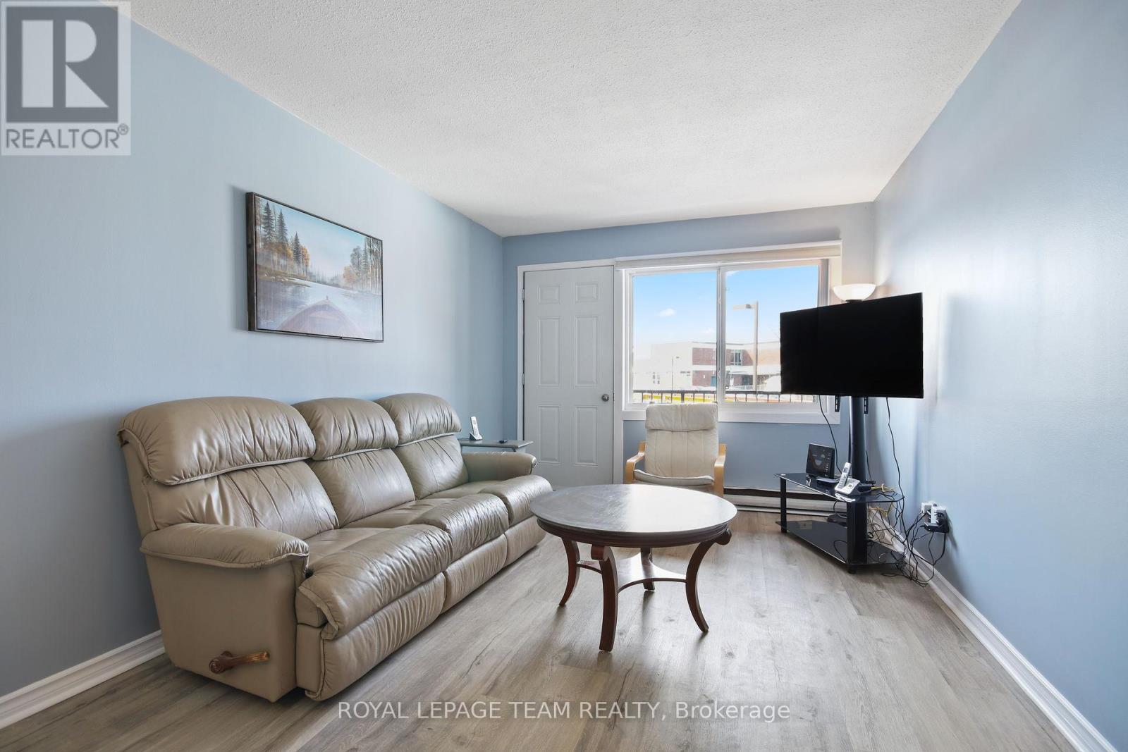 201b - 2041 Arrowsmith Drive, Ottawa, Ontario  K1J 7V7 - Photo 5 - X12433547