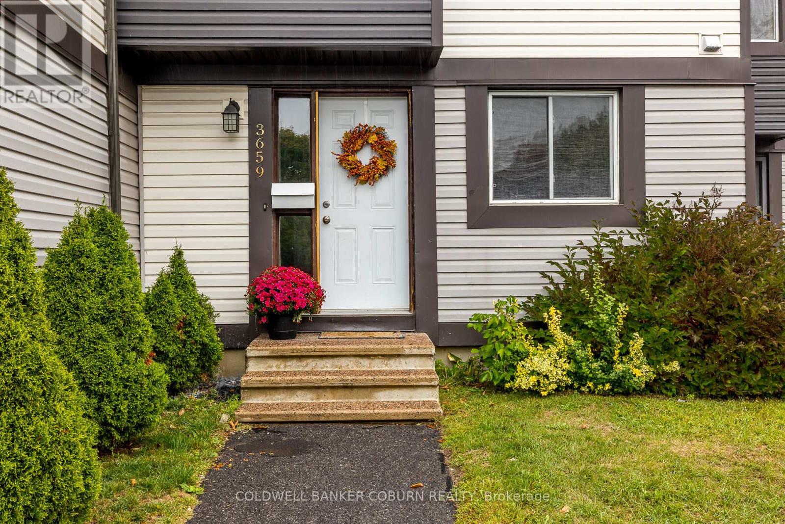 82 - 3659 Aladdin Lane, Ottawa, Ontario  K1T 1V5 - Photo 3 - X12433555