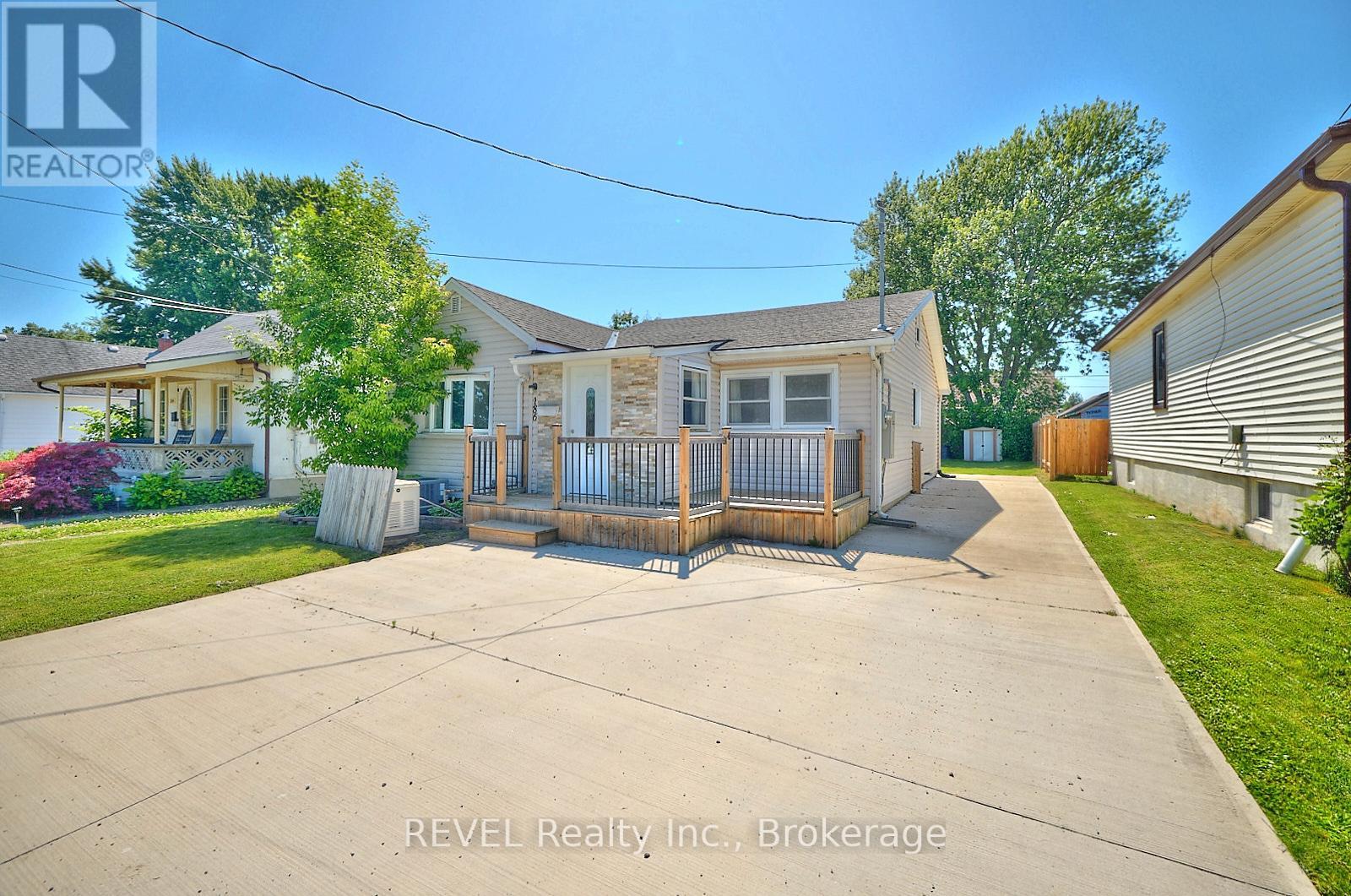 186 Wellington Street, Port Colborne, Ontario  L3K 2K2 - Photo 2 - X12433556
