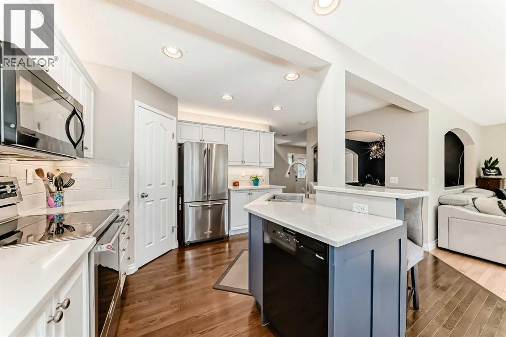 54 Cougarstone Mews Sw, Calgary, Alberta  T3H 5A2 - Photo 5 - A2253052