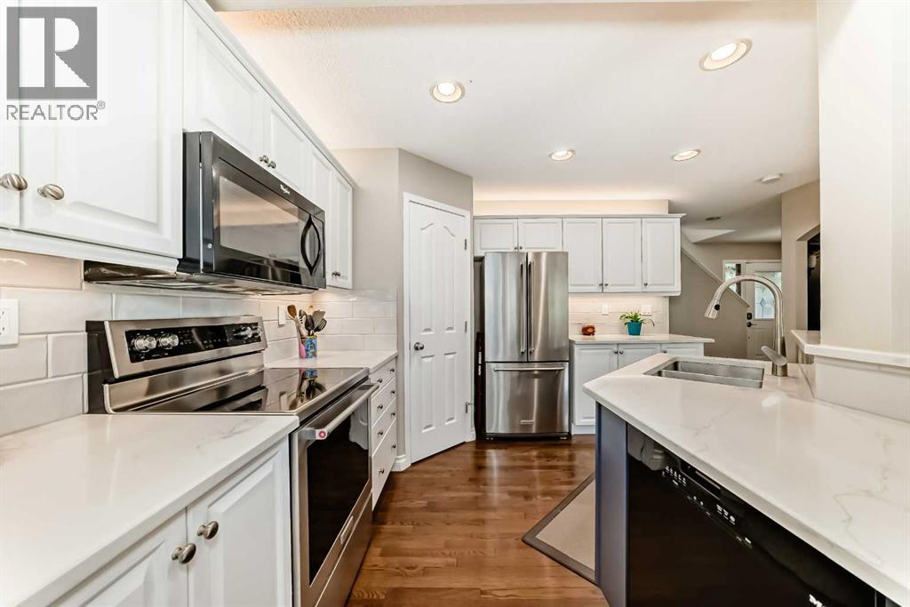 54 Cougarstone Mews Sw, Calgary, Alberta  T3H 5A2 - Photo 6 - A2253052