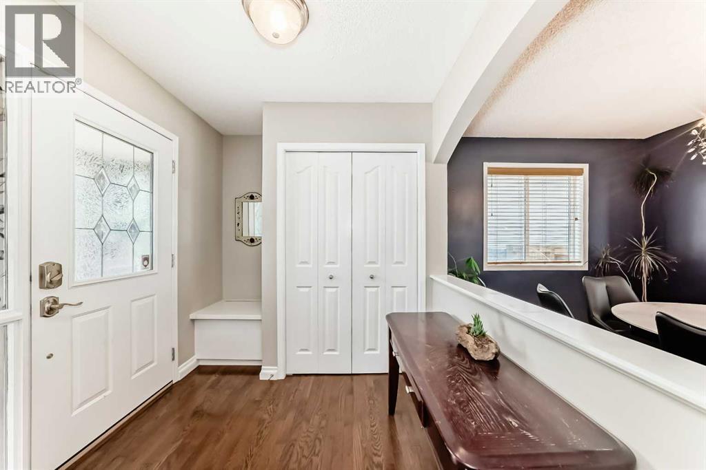 54 Cougarstone Mews Sw, Calgary, Alberta  T3H 5A2 - Photo 3 - A2253052