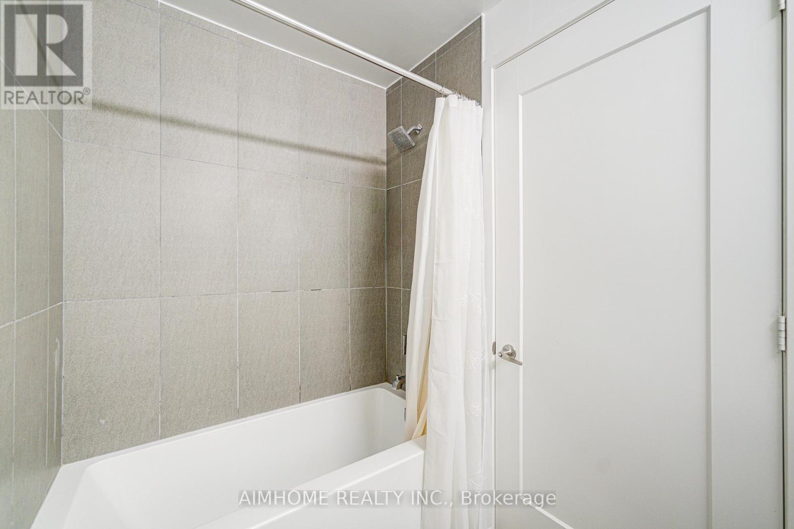 1723 - 70 Princess Street, Toronto, Ontario  M5A 0X6 - Photo 15 - C12433533
