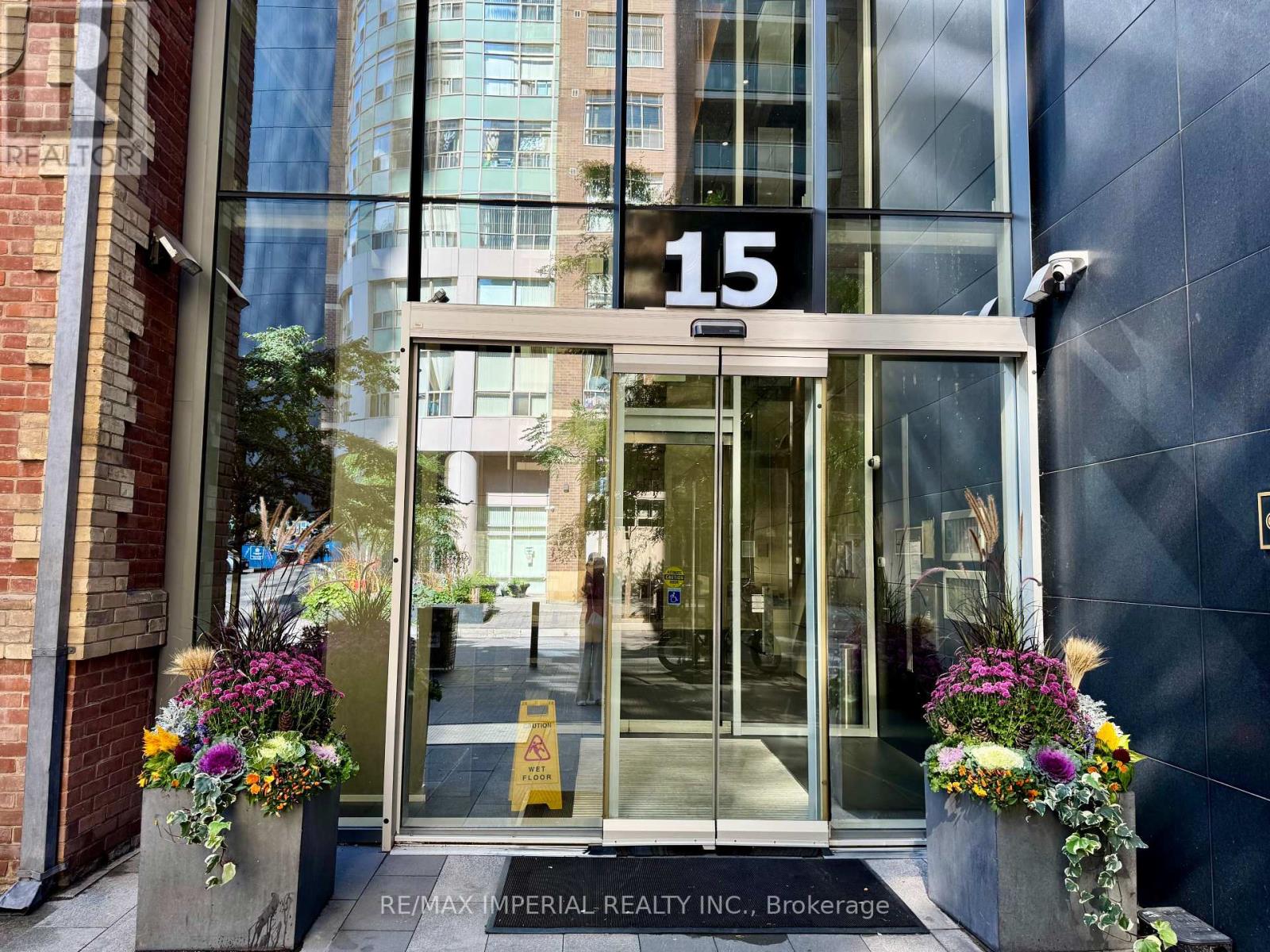 907 - 15 GRENVILLE STREET, Toronto, Ontario