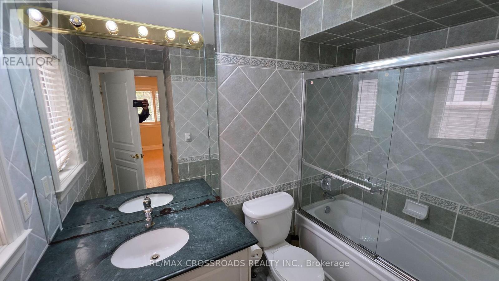 21 Bowan Court, Toronto, Ontario  M2K 3A8 - Photo 37 - C12433554