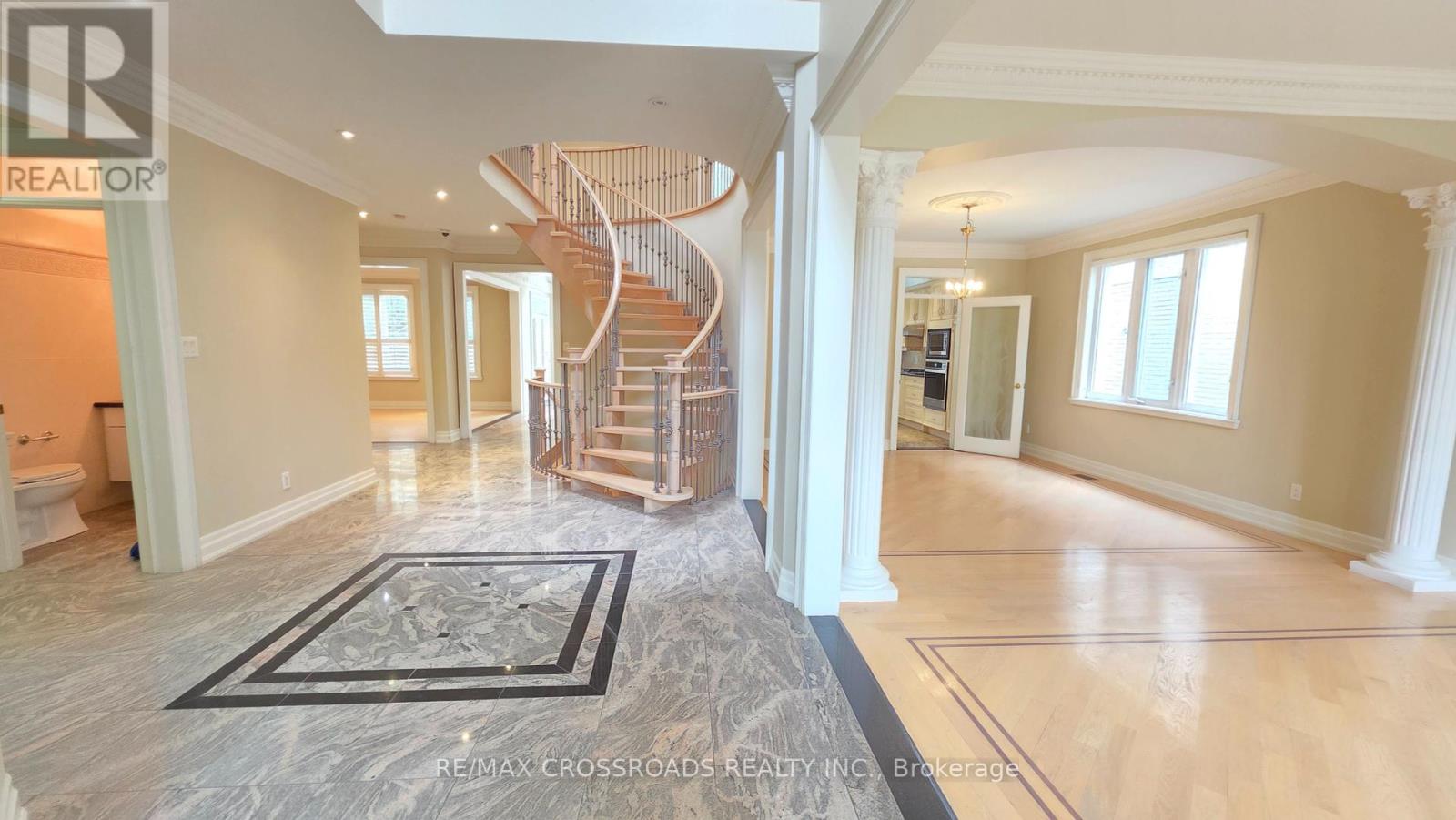 21 Bowan Court, Toronto, Ontario  M2K 3A8 - Photo 9 - C12433554