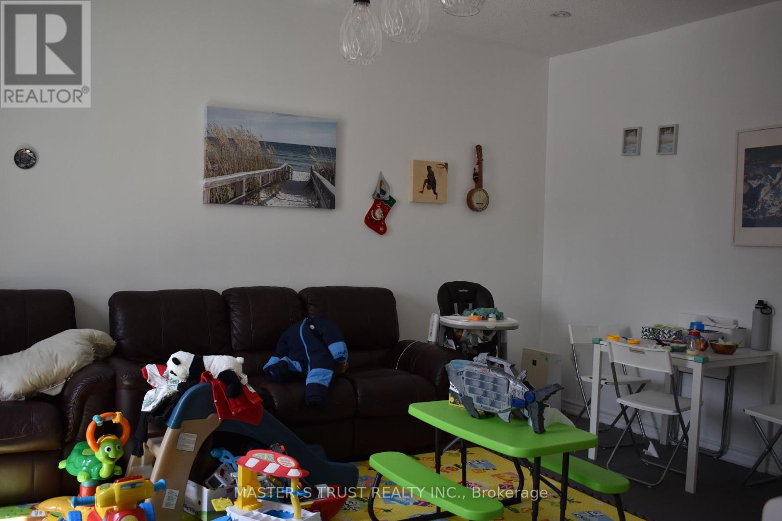 966 Dundas Street E, Toronto, Ontario  M4M 1R5 - Photo 3 - E12433535