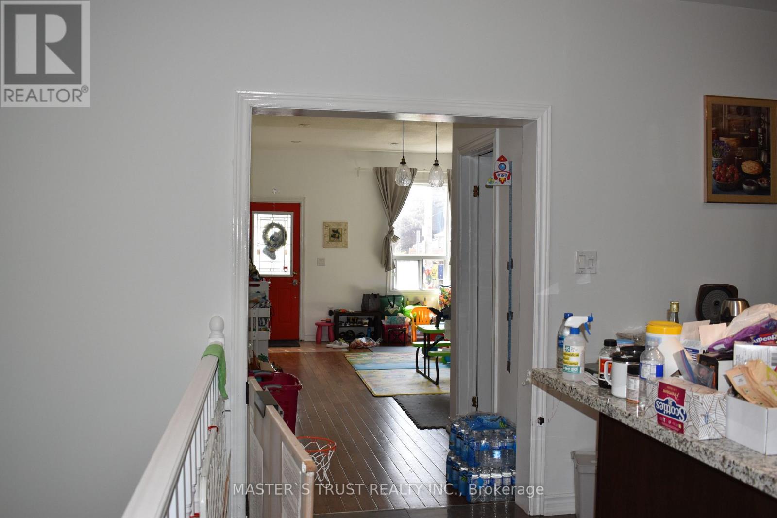 966 Dundas Street E, Toronto, Ontario  M4M 1R5 - Photo 7 - E12433535