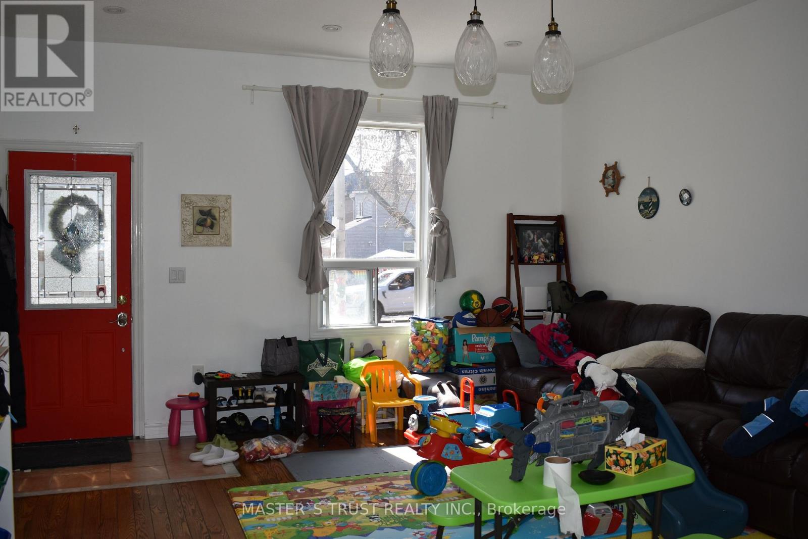 966 Dundas Street E, Toronto, Ontario  M4M 1R5 - Photo 8 - E12433535