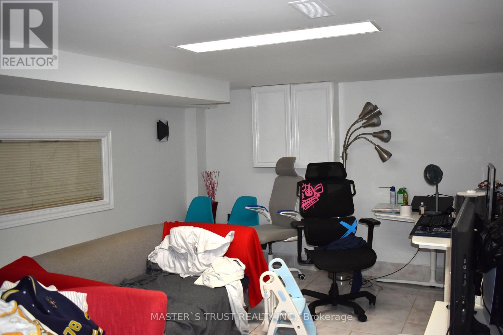 966 Dundas Street E, Toronto, Ontario  M4M 1R5 - Photo 9 - E12433535