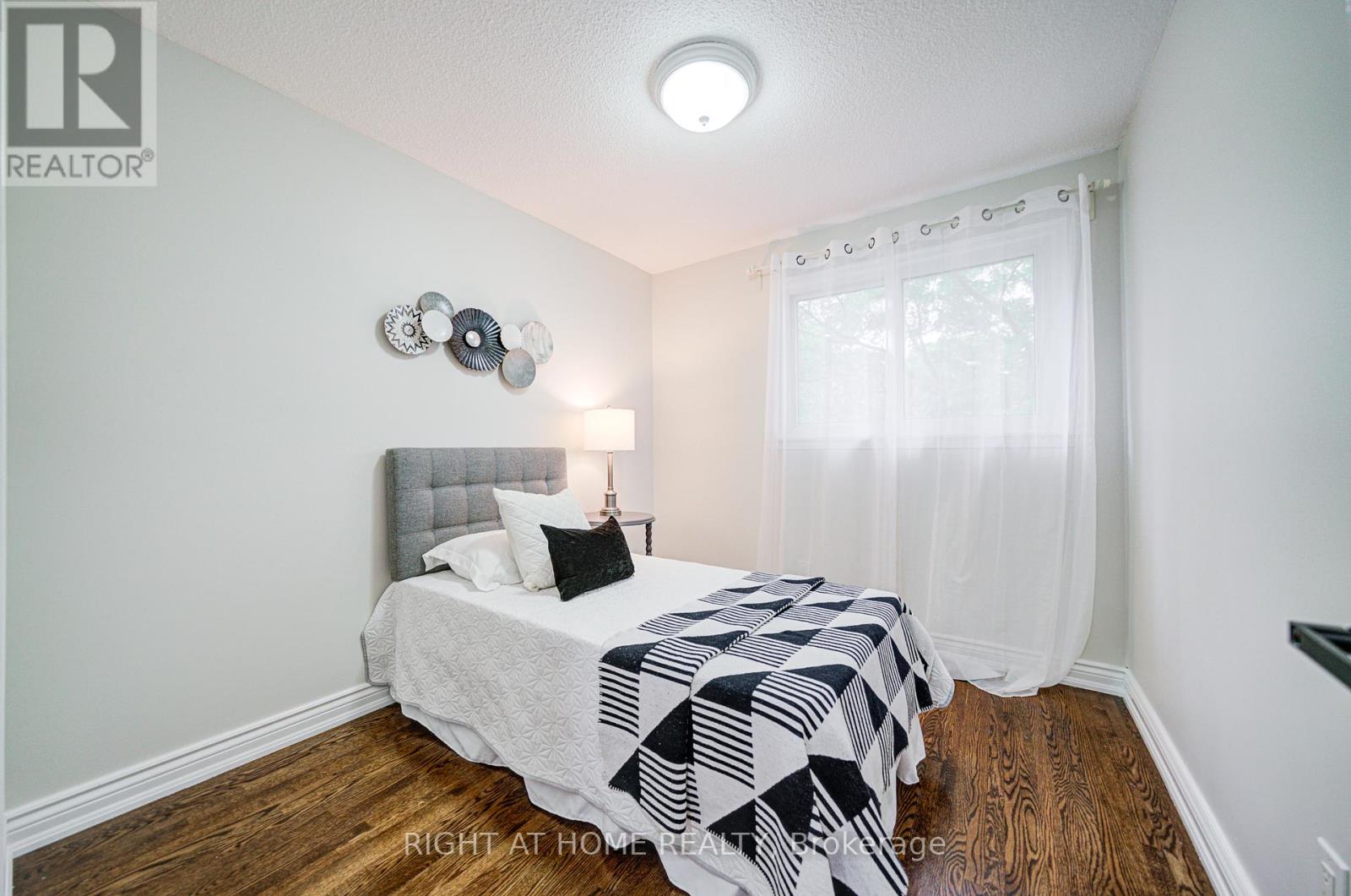 2674 Constable Road, Mississauga, Ontario  L5J 1W4 - Photo 25 - W12433543